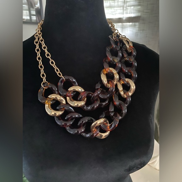 Linea by Louis Dell’Olio Chunky Tortoise Shell and Gold Chain Necklace - Picture 6 of 7